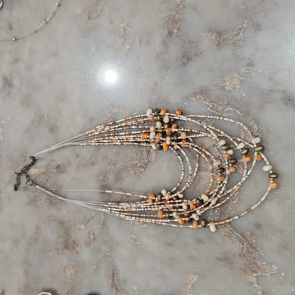 Costume Jewelry Necklace - Picture 1 of 2